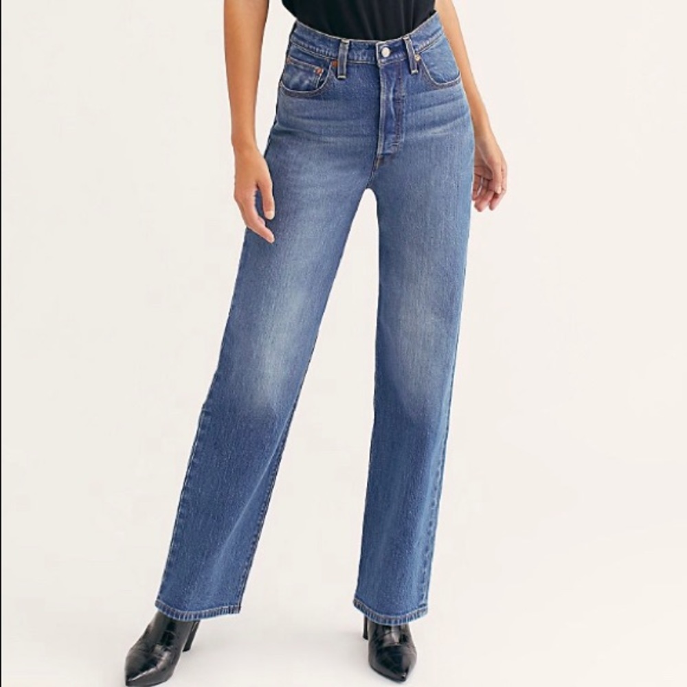 Levi’s Ribcage Straight Leg Jean 28